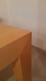 Bytelný jídelní stůl - 2