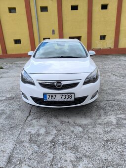 Opel Astra 2 DT automat - 2