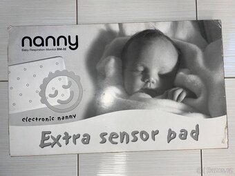 Nanny Monitor dechu miminka se dvěma podložkami - 2