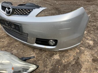 Mazda 5 přední nárazník, přední světla - 2