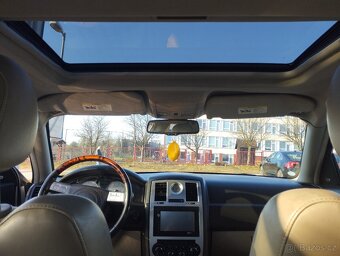 Chrysler 300C 3.0 crd r.v.2007 hezký elegantní vůz - 2
