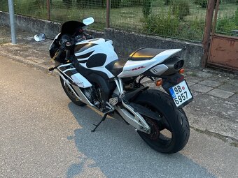 Honda CBR 1000RR Fireblade 2004 - 2