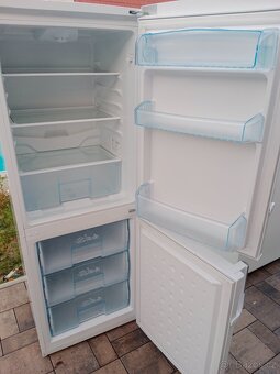 Lednice s mrazakem Beko - 2