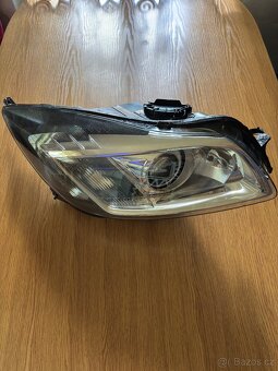PRAVÍ BIXENON OPEL INSIGNIA 2013 - 2