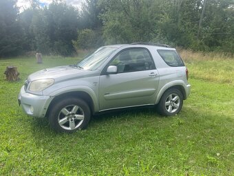 Toyota RAV4 2.0; r. 2004 - 2