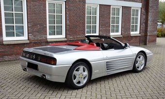 Ferrari 348 Spider z roku 1994 - 2