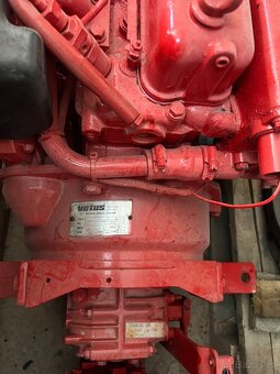 Lodní motor VETUS - 2