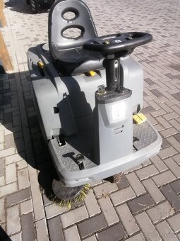 Zametací stroj s odsáváním Kärcher KM 85/50 R Bp Pack - 2