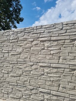 Betonový plot   Dekor lamaný kámen - 2