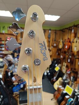 Prodám nevyužitou baskytaru BACH - KYJOV 6900,-Kč - 2