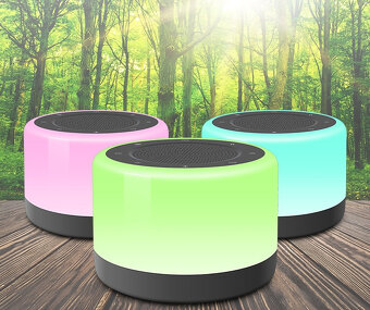 Lampička na noční stolek s USB - RGB barvy - 2