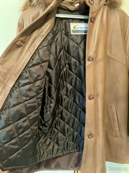 Dámské kožené kabáty, čepice - 2