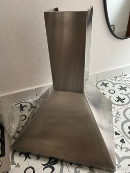 Digestoř komínová - 2