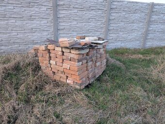 Prodám staré cihly - 2
