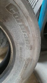 Nákladní pneu 11R22,5 vodící - 2