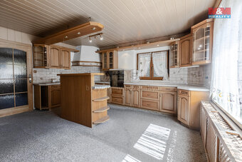 Prodej rodinného domu 5+1, 127 m², Myslív - 2
