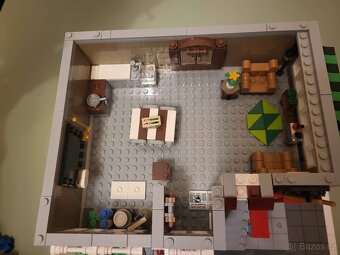 Lego modulární budova MOC + 10 figurek navíc darek - 2