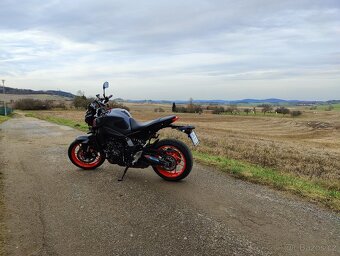 YAMAHA MT09 - 2