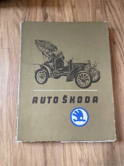 Historická alba ŠKODA AUTO - kreslené modely aut - 2