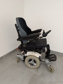 6ti kolový elektrický vozík Quickie s polohováním - 2