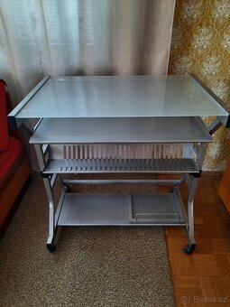Skleněný/kovový stůl pro PC - 2