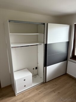 Šatní skříň s posuvnými dveřmi 240x60 cm XXXLutz - 2