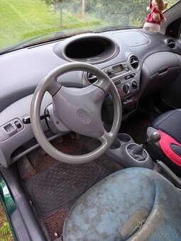 Toyota Yaris 1.4 D 55kw r.v. 2003 - 2