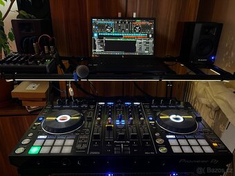 Pioneer DDJ-RX – 4kanálový DJ kontroler - 2