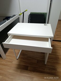 Psací stůl IKEA Micke - 2