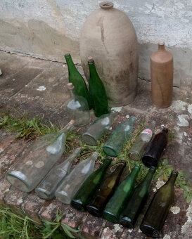 Sklenice a lahve z půdy - PLATÍ do SMAZÁNÍ - 2