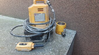 jednočinný hydraulicky zvihaci válec + cerpadlo / agregat - 2