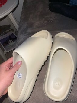 Adidas yeezy slides, vel 46 - 2