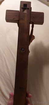 Dřevěný starožitný krucifix, kříž na zeď - 2