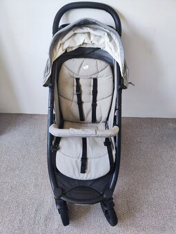 Kočárek s příslušenstvím - 2