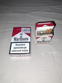 Sběratelské cigarety a zapalovač Marlboro - 2