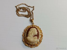 Retro náhrdelník s kamejí - 2