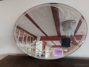 Oválné zrcadlo jemně zdobené - 2