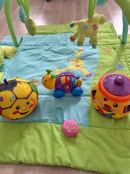 Hrací deka a hračky - 2