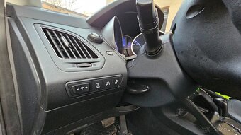 Hyundai IX 35 4x4 2.0 CRDi, automat, tažné, servisované - 2