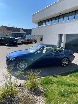 BMW 325d Coupe E92 - 2