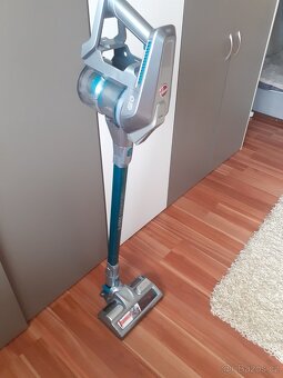 Tyčový vysavač Hoover na díly - 2
