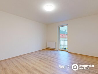 Prodej nového bytu 1+1 s parkovacím stáním ve Vémyslicích - 2