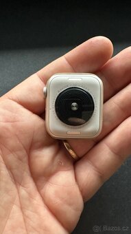 Apple watch se 2nd generace 40mm top stav Michael Kors - 2