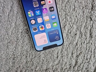 iPhone 12 64gb baterie 93% - 2