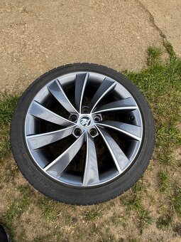 Alu kola Škoda Turbine R18 5x112 Octavia Superb Kodiaq zimní - 2
