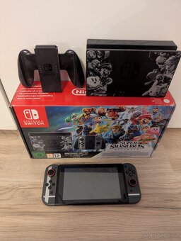 Nintendo Switch Smash Bros Edice + náhradní Joy-Cony + hra - 2