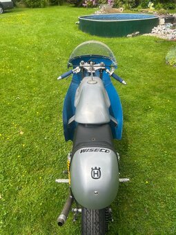 Husqvarna 250 závodní - 2