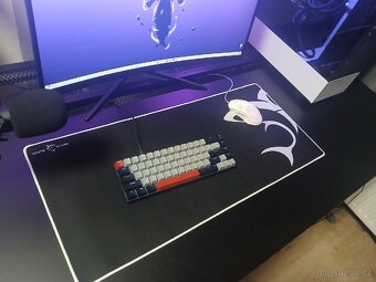 Shark podložka pod myš,je jak nová - 2