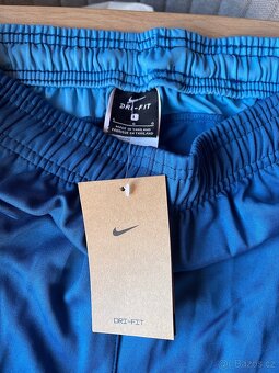 Modré pánské fotbalové kalhoty Nike Dri-FIT Academy - 2