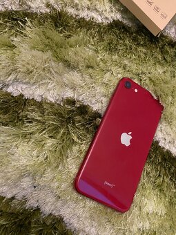 iPhone SE 2022 , 64gb , stále měsíc v záruce - 2